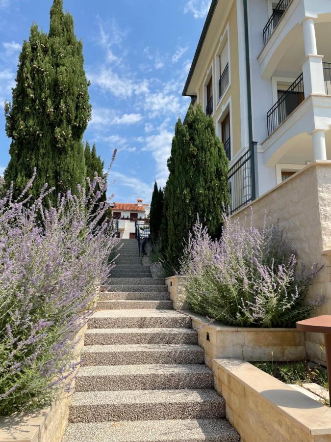 Povile Suites Apartment *